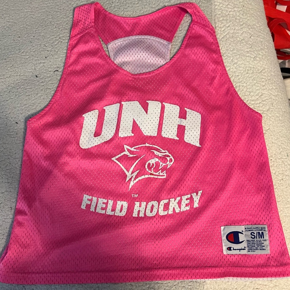 Reversible Champion UNH Pinnie